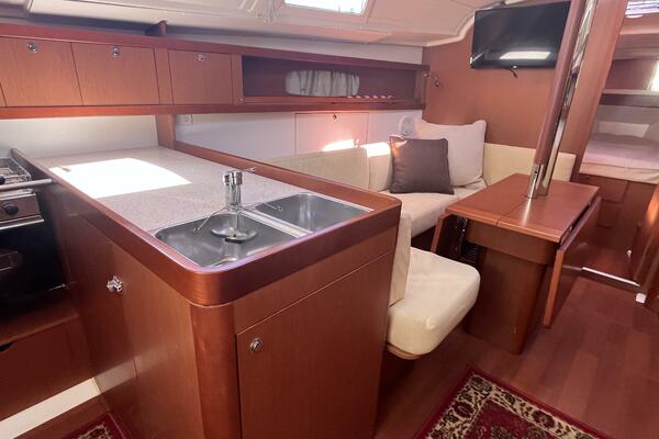 Second Wind 37ft Beneteau Yacht For Sale