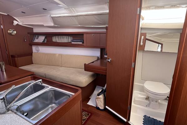 Second Wind 37ft Beneteau Yacht For Sale