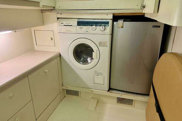 Fairline Squadron 55 Yacht For Sale