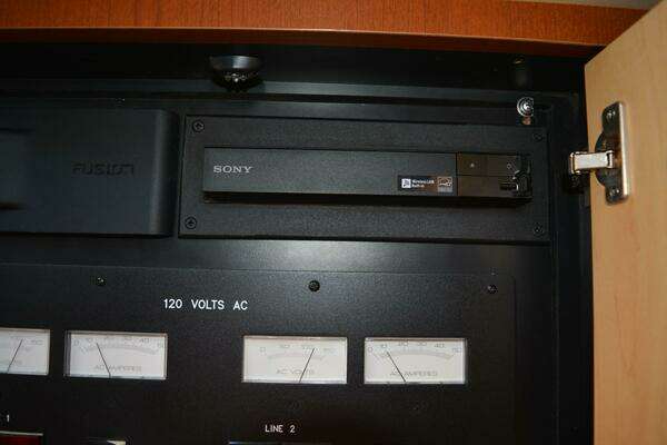 Sea Ray 44 Sundancer Yacht For Sale