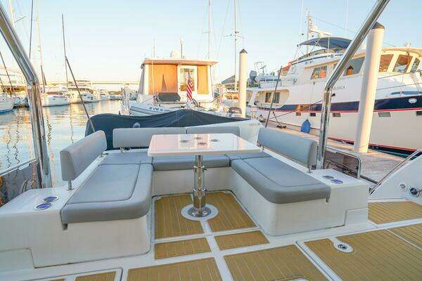 Aquila 44 Yacht Yacht For Sale