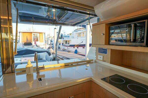Aquila 44 Yacht Yacht For Sale
