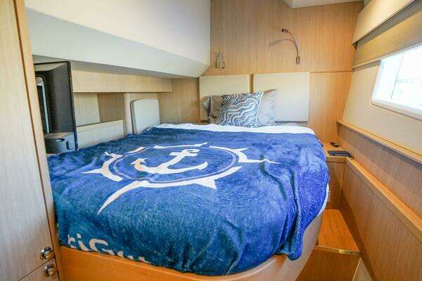 Aquila 44 Yacht Yacht For Sale