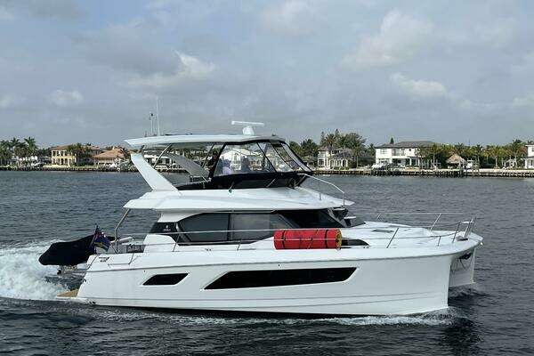 Aquila 44 Yacht Yacht For Sale