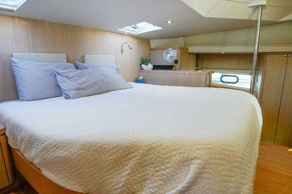 Aquila 44 Yacht Yacht For Sale