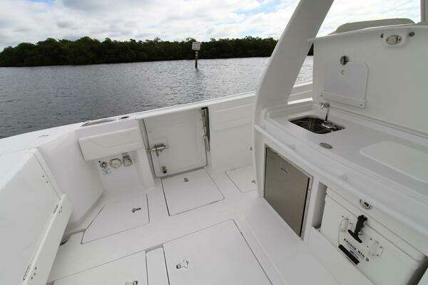 Intrepid Nomad SE Yacht For Sale