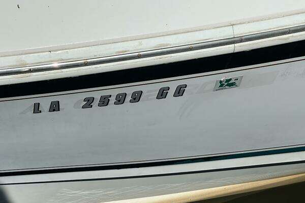 Photo of the 1994 Intrepid 376 Walkaround