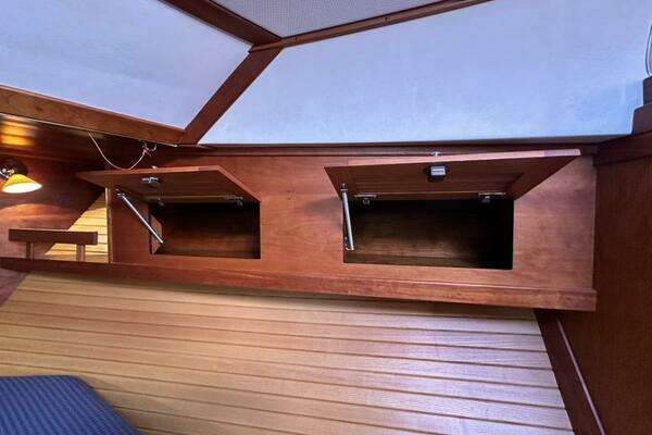 Sabre 34 Express Yacht For Sale