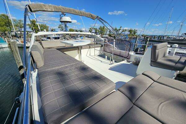 Prestige 460 Fly Yacht For Sale