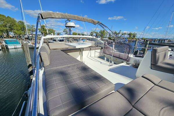 Prestige 460 Fly Yacht For Sale