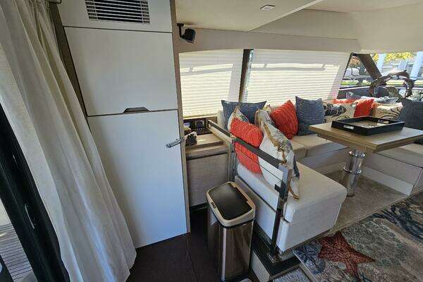 Prestige 460 Fly Yacht For Sale