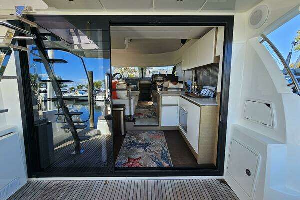 Prestige 460 Fly Yacht For Sale