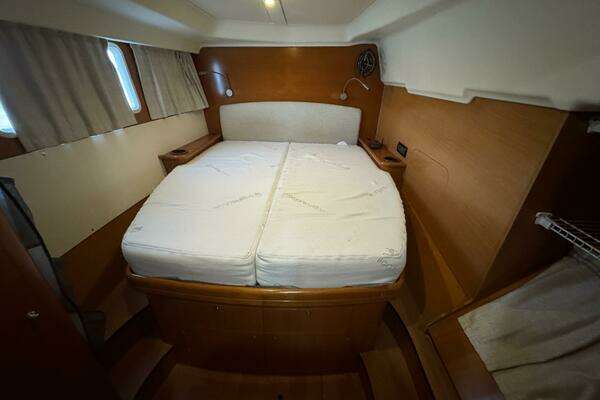 Lagoon 440 Yacht For Sale