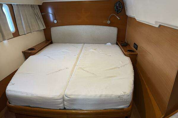 Lagoon 440 Yacht For Sale