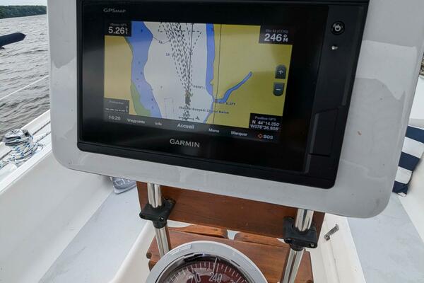 Larose des Vents V 33ft Hunter Yacht For Sale