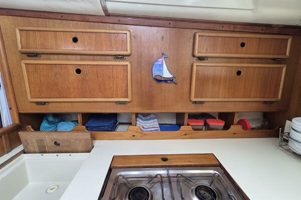 Larose des Vents V 33ft Hunter Yacht For Sale