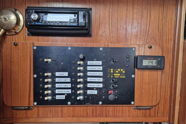 Larose des Vents V 33ft Hunter Yacht For Sale