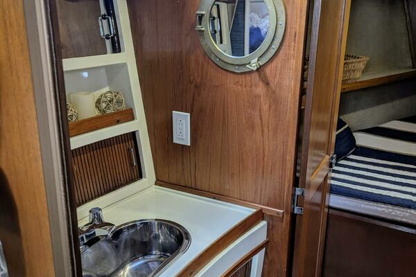 Larose des Vents V 33ft Hunter Yacht For Sale