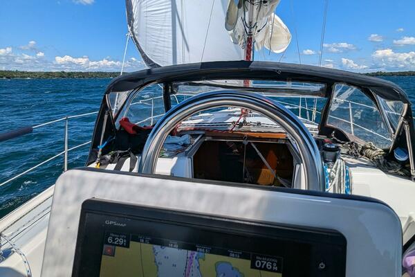 Larose des Vents V 33ft Hunter Yacht For Sale