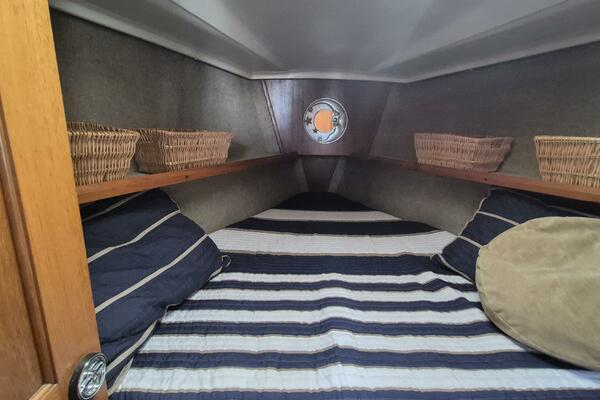 Larose des Vents V 33ft Hunter Yacht For Sale