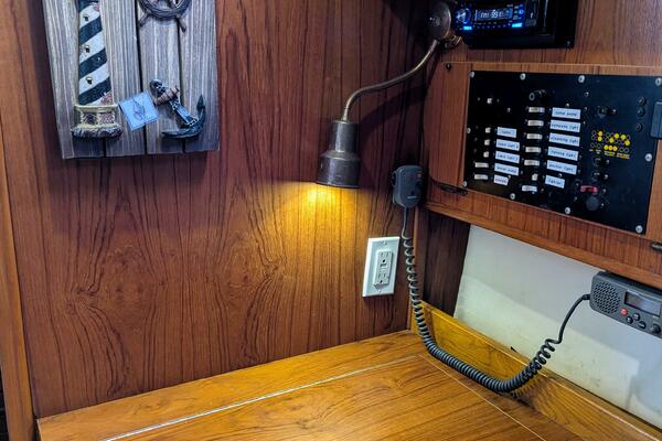 Larose des Vents V 33ft Hunter Yacht For Sale