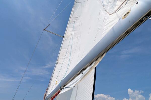 Larose des Vents V 33ft Hunter Yacht For Sale