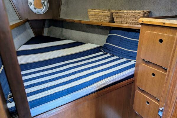 Larose des Vents V 33ft Hunter Yacht For Sale