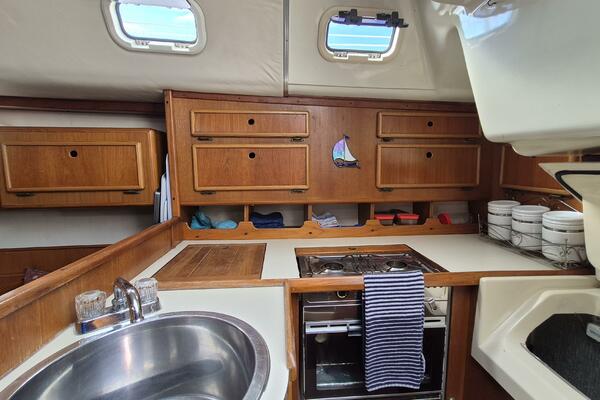 Larose des Vents V 33ft Hunter Yacht For Sale