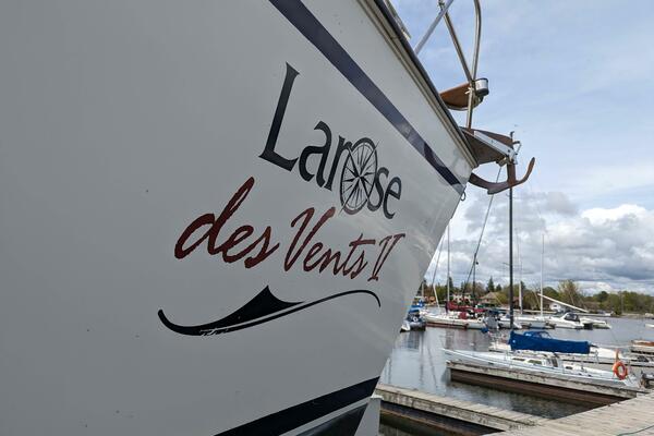 Larose des Vents V 33ft Hunter Yacht For Sale