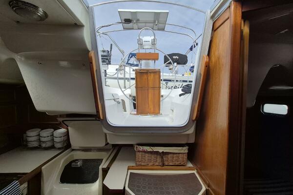 Larose des Vents V 33ft Hunter Yacht For Sale