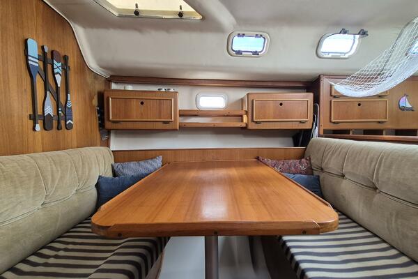 Larose des Vents V 33ft Hunter Yacht For Sale