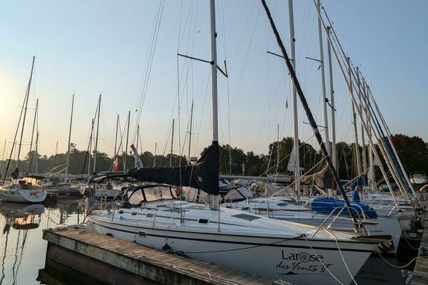 Larose des Vents V 33ft Hunter Yacht For Sale