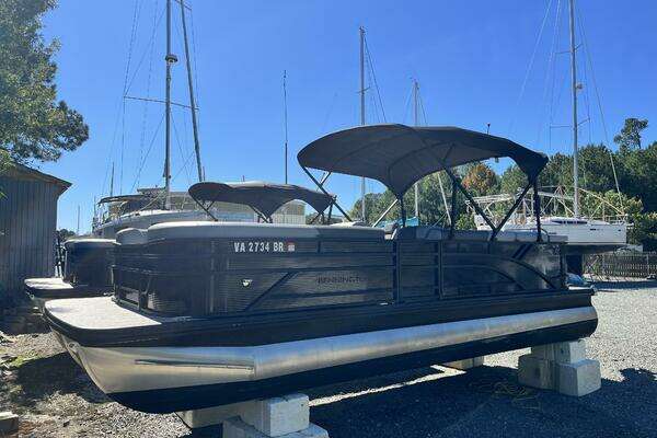 22-ft-Bennington-2025-22 SR-DELTAVILLE Virginia United States yacht for sale