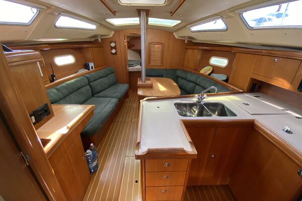 Monarch 35ft Hunter Yacht For Sale