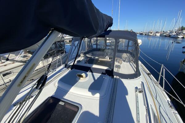 Monarch 35ft Hunter Yacht For Sale