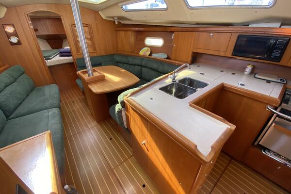 Monarch 35ft Hunter Yacht For Sale