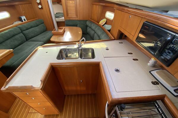 Monarch 35ft Hunter Yacht For Sale
