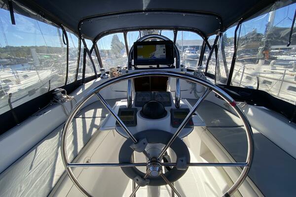 Monarch 35ft Hunter Yacht For Sale