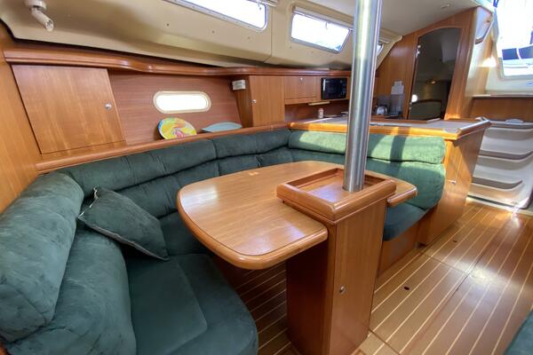 Monarch 35ft Hunter Yacht For Sale