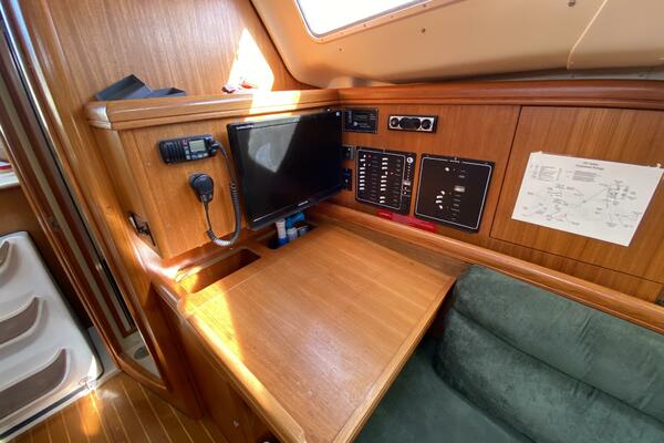 Monarch 35ft Hunter Yacht For Sale