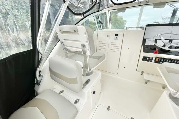 28ft Pursuit Yacht For Sale 28ft Pursuit Yacht For Sale