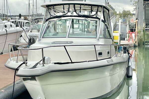 28-ft-Pursuit-2004-2870 Walkaround-Richmond British Columbia Canada yacht for sale