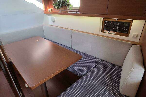 Beneteau Oceanis 41 Yacht For Sale