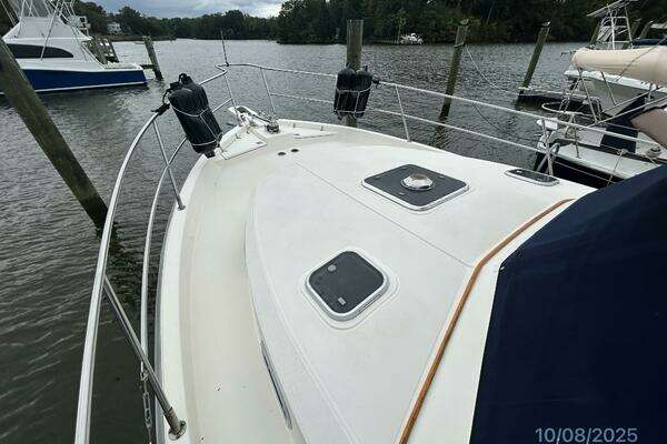 Photo of the 1994 Sabreline Sedan Flybridge "Danu"