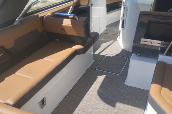 29ft Cobalt Yacht For Sale