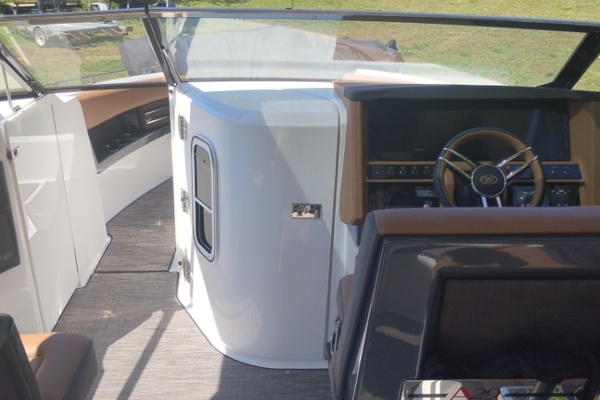 29ft Cobalt Yacht For Sale