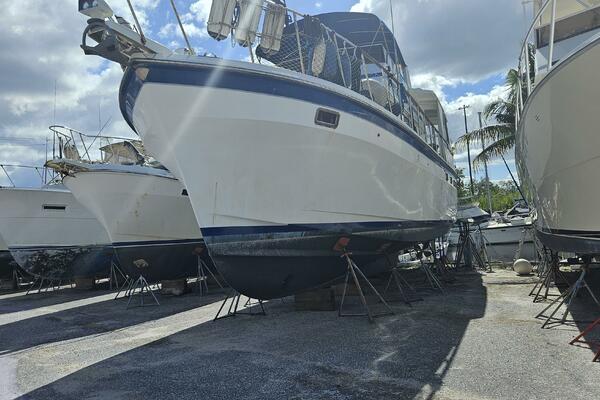 Adventure 48ft CHB Yacht For Sale