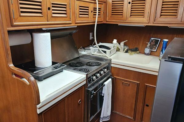 Adventure 48ft CHB Yacht For Sale