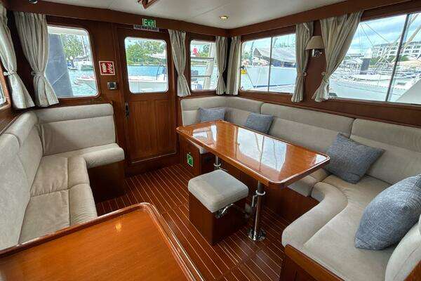 Explorer Motor Yachts 40 Sedan Yacht For Sale
