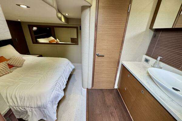 Sea Ray 510 Sundancer Yacht For Sale